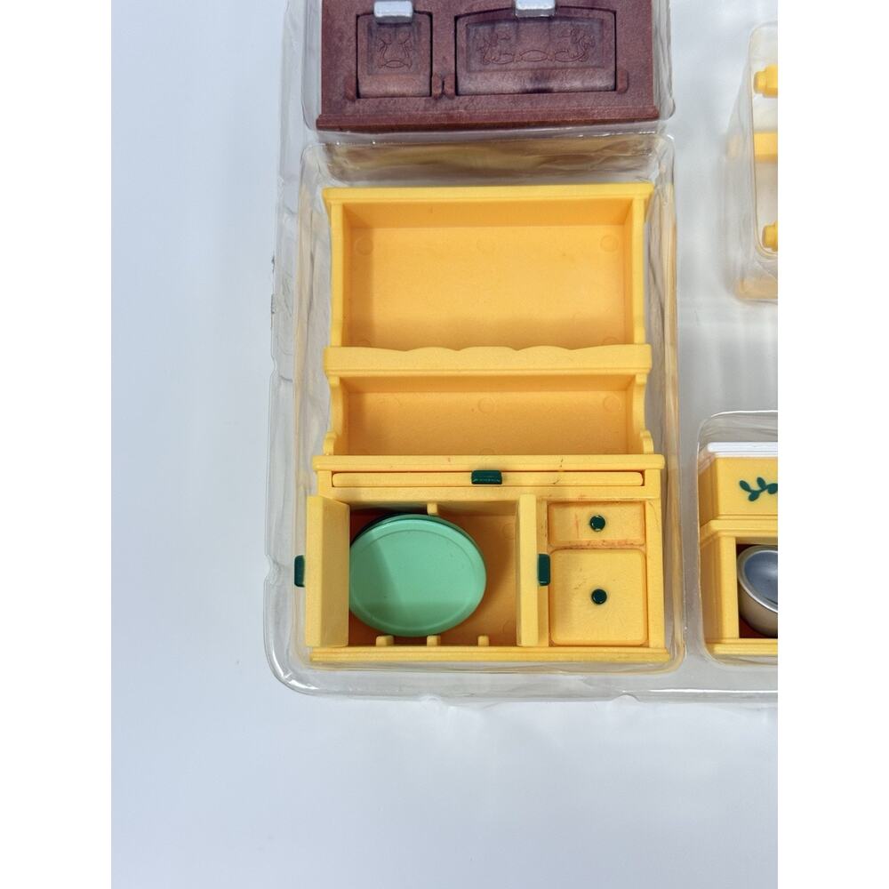 Calico Critters Kozy Kitchen Set 55 Pieces Epoch Boxed Incomplete - Picture 8 of 8